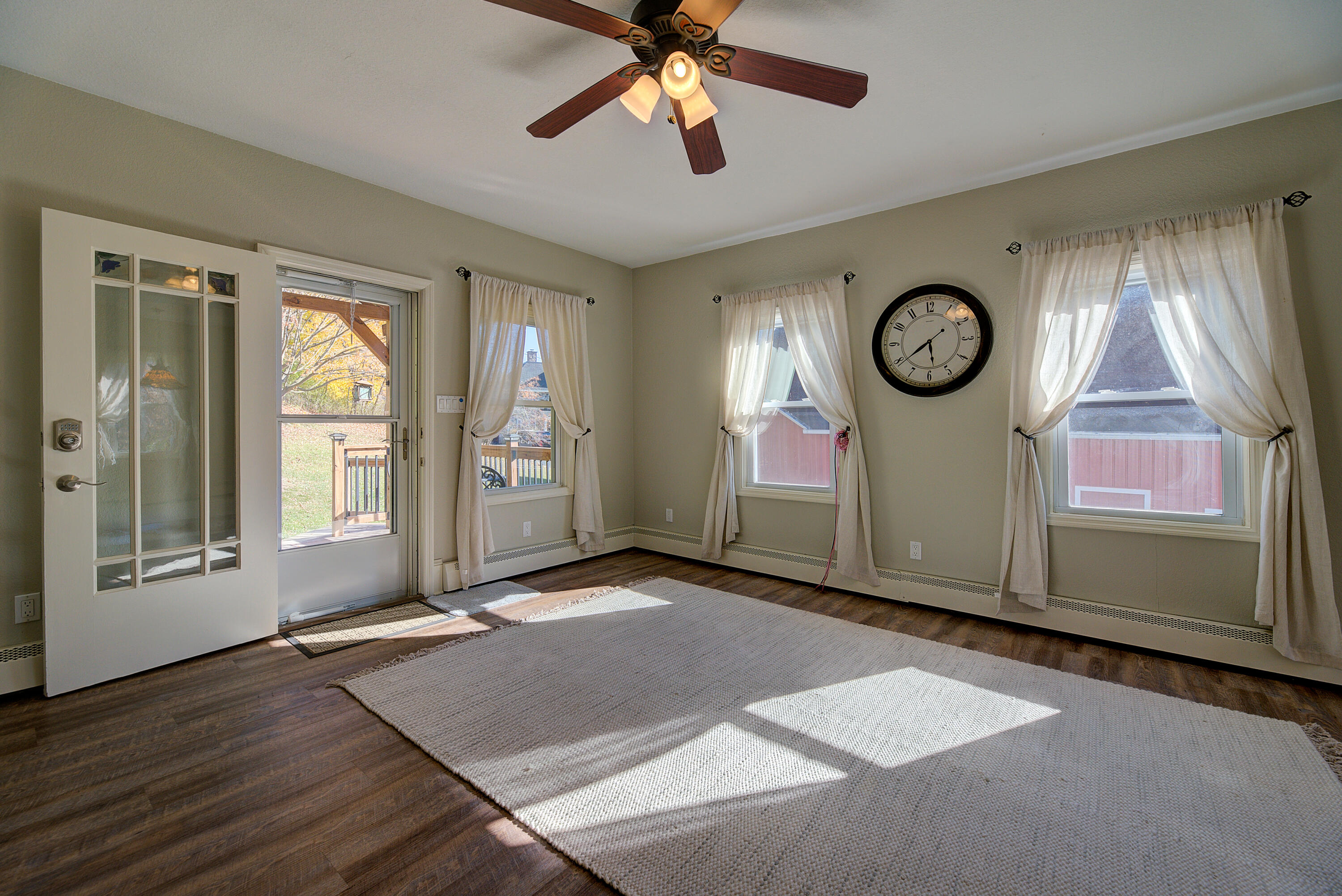 18 Highway 18 Delafield, WI 53018 - Photo 68 of 111 Family/Living Room Pic 1