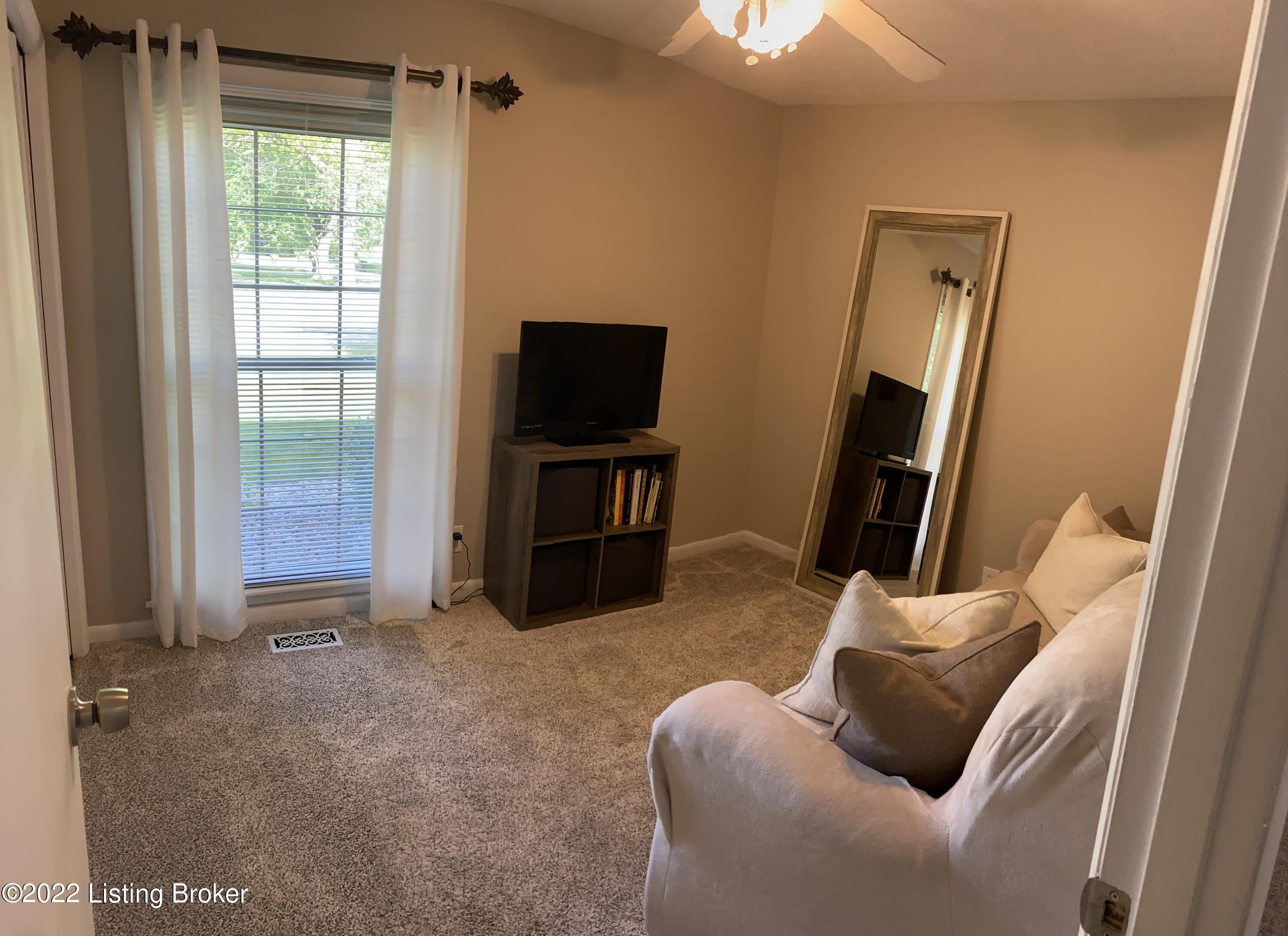 6801 Fernview Road Louisville, KY 40291 - Photo 18 of 22 IMG_5088