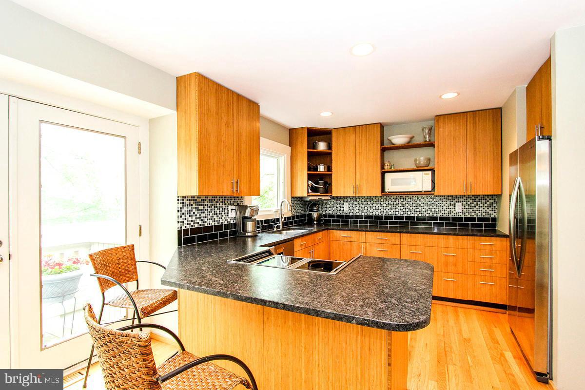 11401 Hook Road Reston, VA 20190 - Photo 11 of 30 Kitchen
