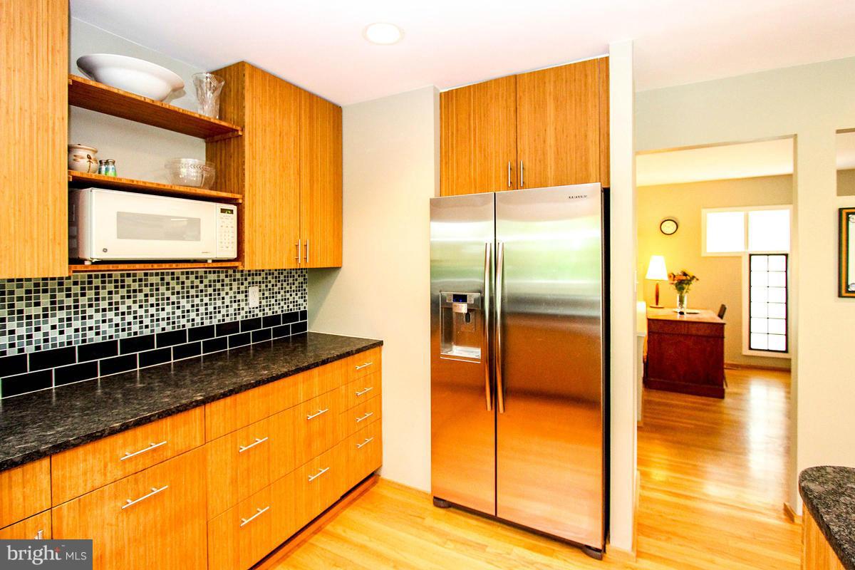11401 Hook Road Reston, VA 20190 - Photo 14 of 30 Kitchen