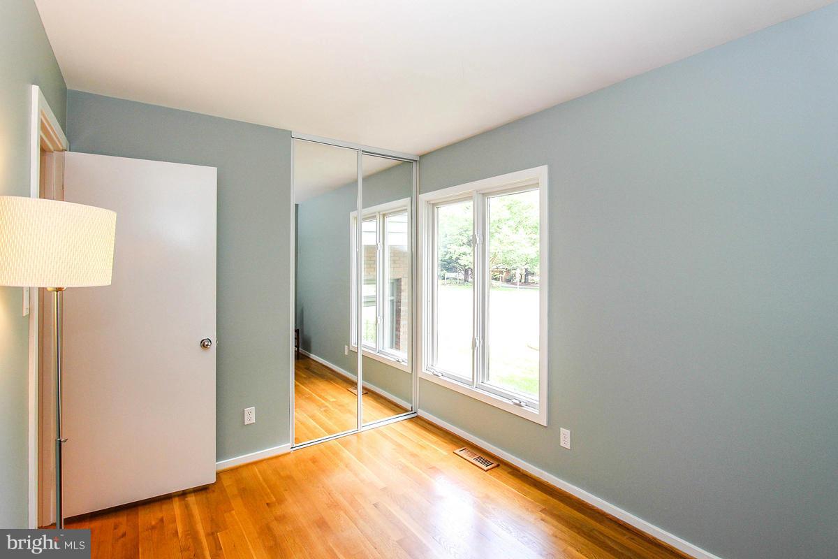 11401 Hook Road Reston, VA 20190 - Photo 20 of 30 Bedroom