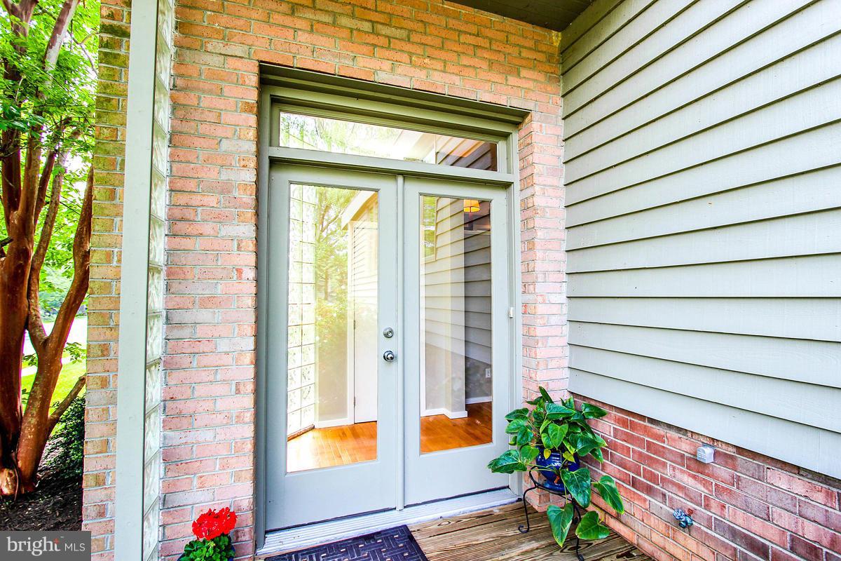 11401 Hook Road Reston, VA 20190 - Photo 3 of 30 Exterior (Front)