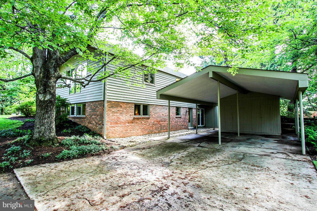 11401 Hook Road Reston, VA 20190 - Photo 28 of 30 Exterior (General)