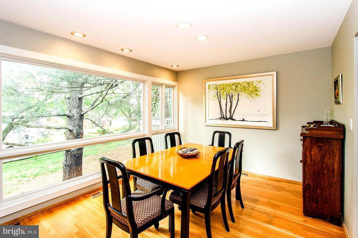11401 Hook Road Reston, VA 20190 - Photo 7 of 30 Dining Room