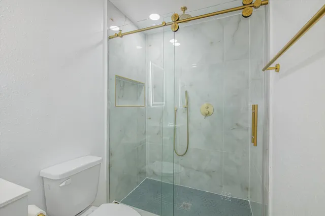 $229,900 | 2922 Knotty Oaks Trail, Houston, TX 77045