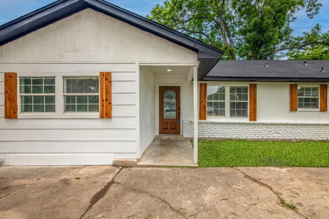 $229,900 | 2922 Knotty Oaks Trail, Houston, TX 77045
