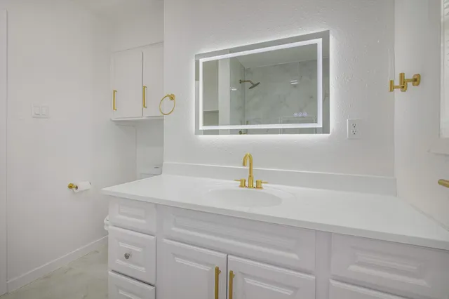 $229,900 | 2922 Knotty Oaks Trail, Houston, TX 77045