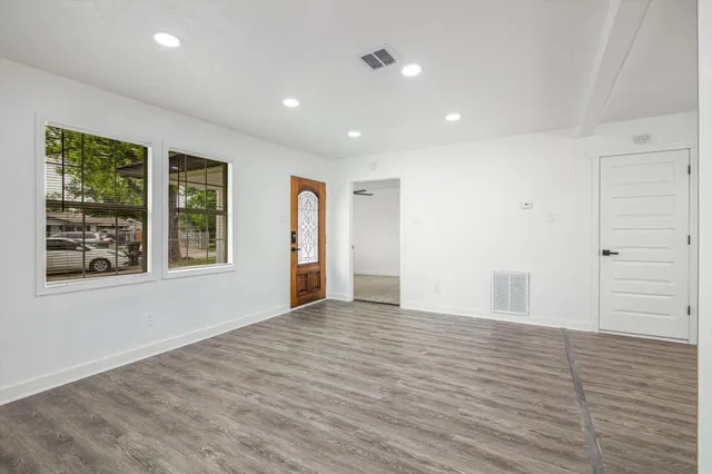 $229,900 | 2922 Knotty Oaks Trail, Houston, TX 77045