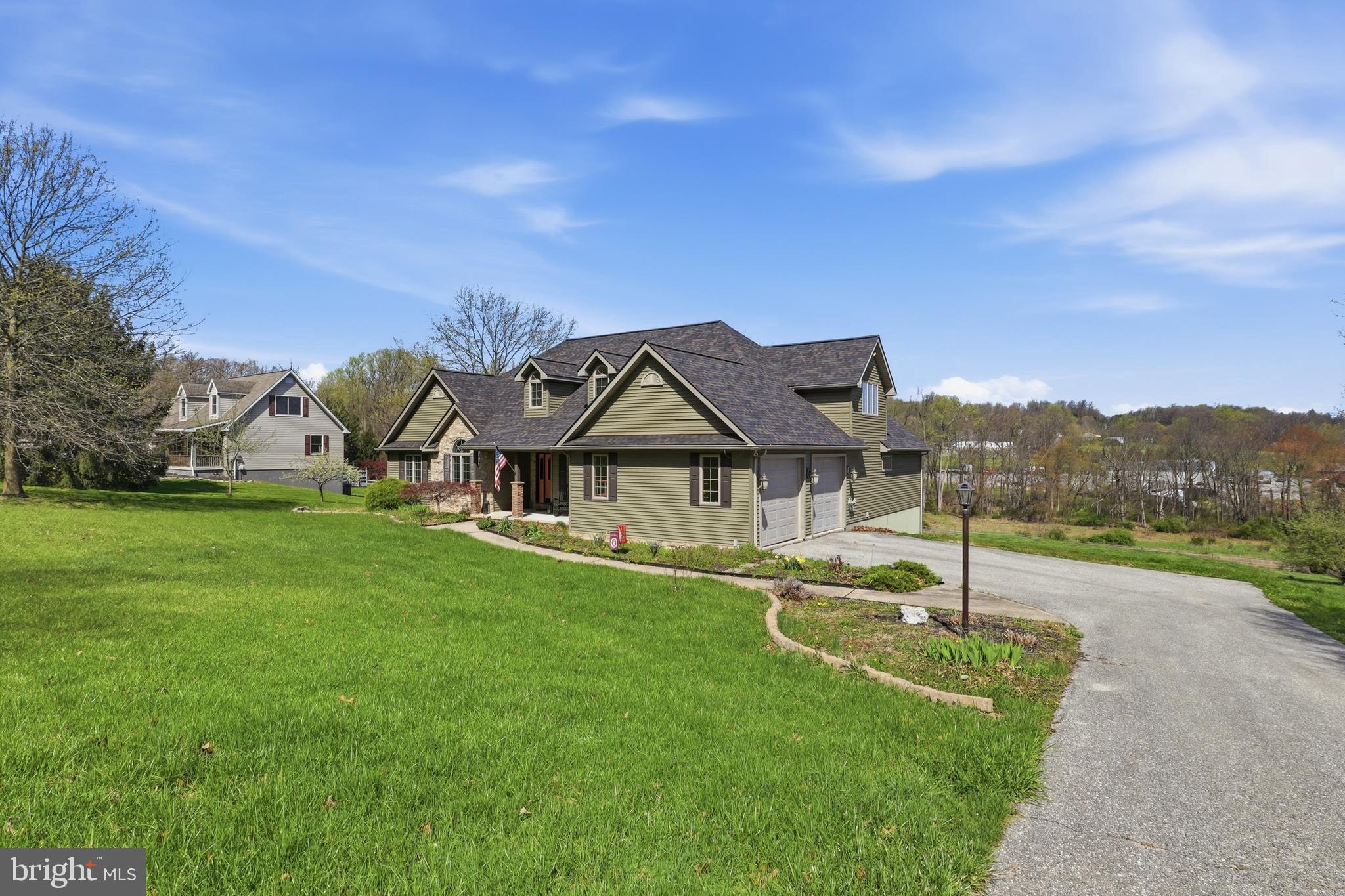 7340 Woodland Drive Spring Grove, PA 17362 - Photo 2 of 38