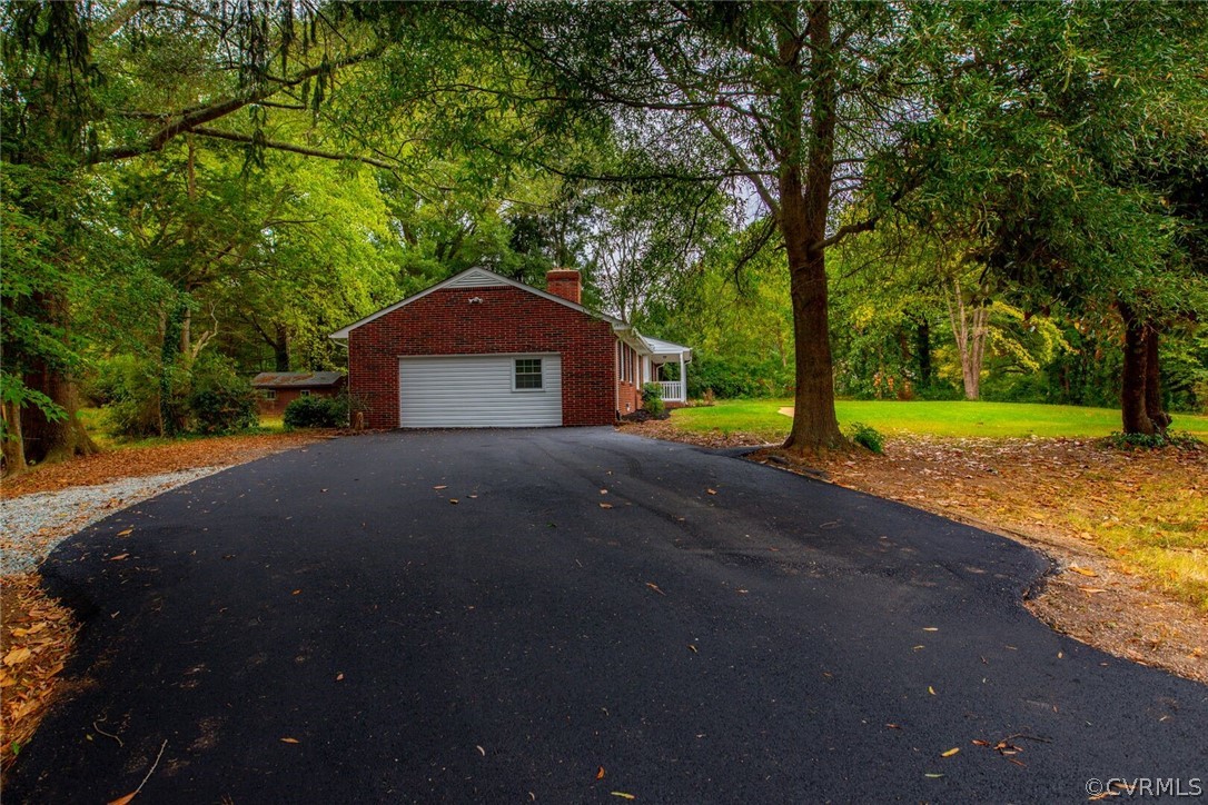 4100 Fordham Road Chesterfield, VA 23236 - Photo 31 of 32 New paved driveway.