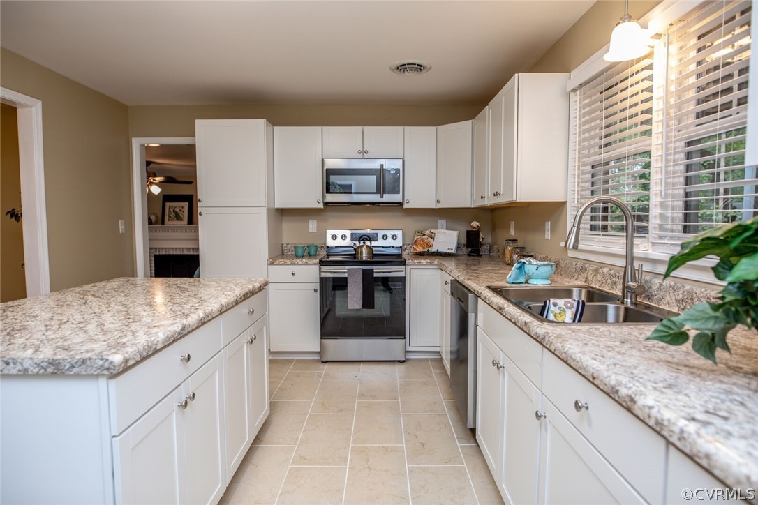 4100 Fordham Road Chesterfield, VA 23236 - Photo 8 of 32 Completely updated kitchen with island.