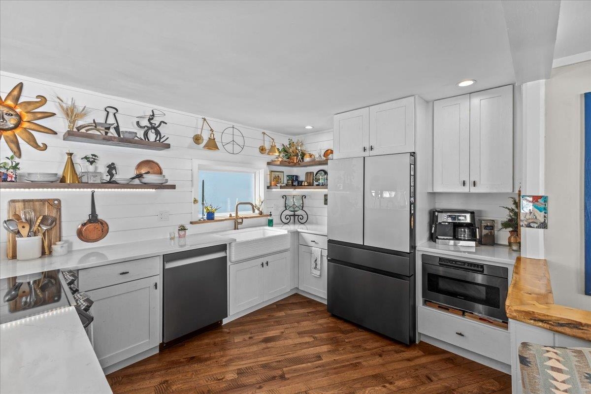 355 Summit Road, Unit 6 Warren, VT 05674 - Photo 2 of 29