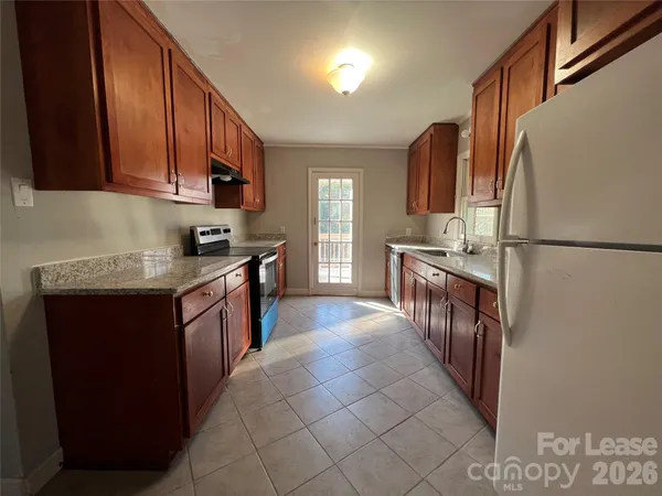 $2,200 | 731 West Main Street Extension, Lincolnton, NC 28092