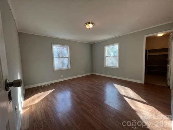 $2,200 | 731 West Main Street Extension, Lincolnton, NC 28092