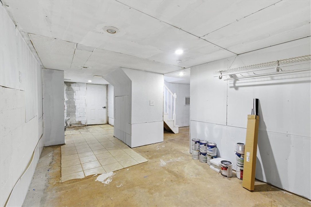 112 Newry Road Seneca, SC 29672 - Photo 17 of 19 This versatile lower level awaits your personal touch to create a functional space.