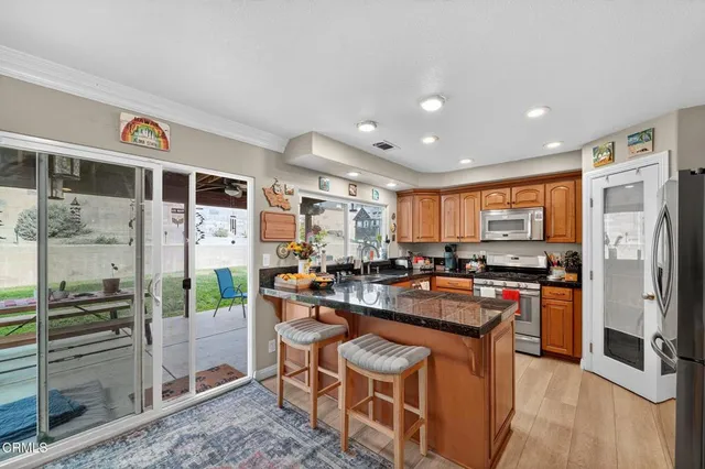 $1,010,000 | 1595 Lyndhurst Avenue, Camarillo, CA 93010