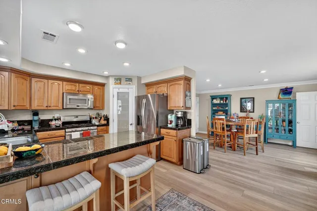 $1,010,000 | 1595 Lyndhurst Avenue, Camarillo, CA 93010