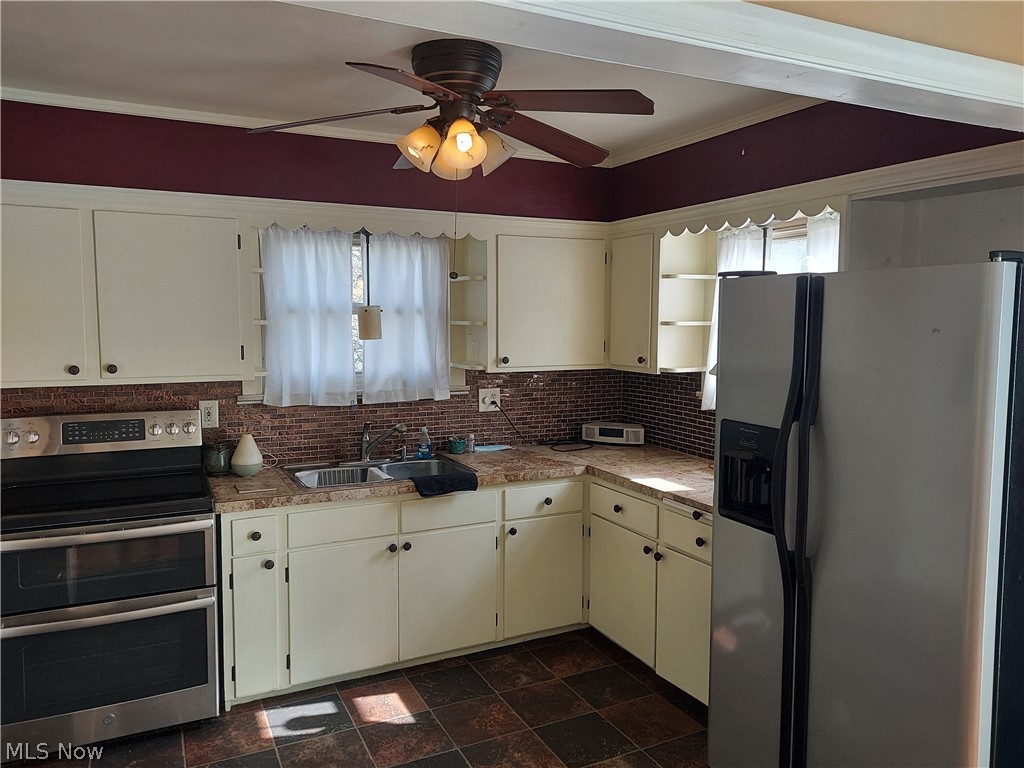949 North Ridge Road Lorain, OH 44055 - Photo 9 of 33 kitchen
