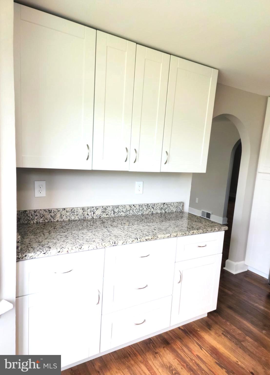 2011 Burlington Avenue Delanco, NJ 08075 - Photo 4 of 34