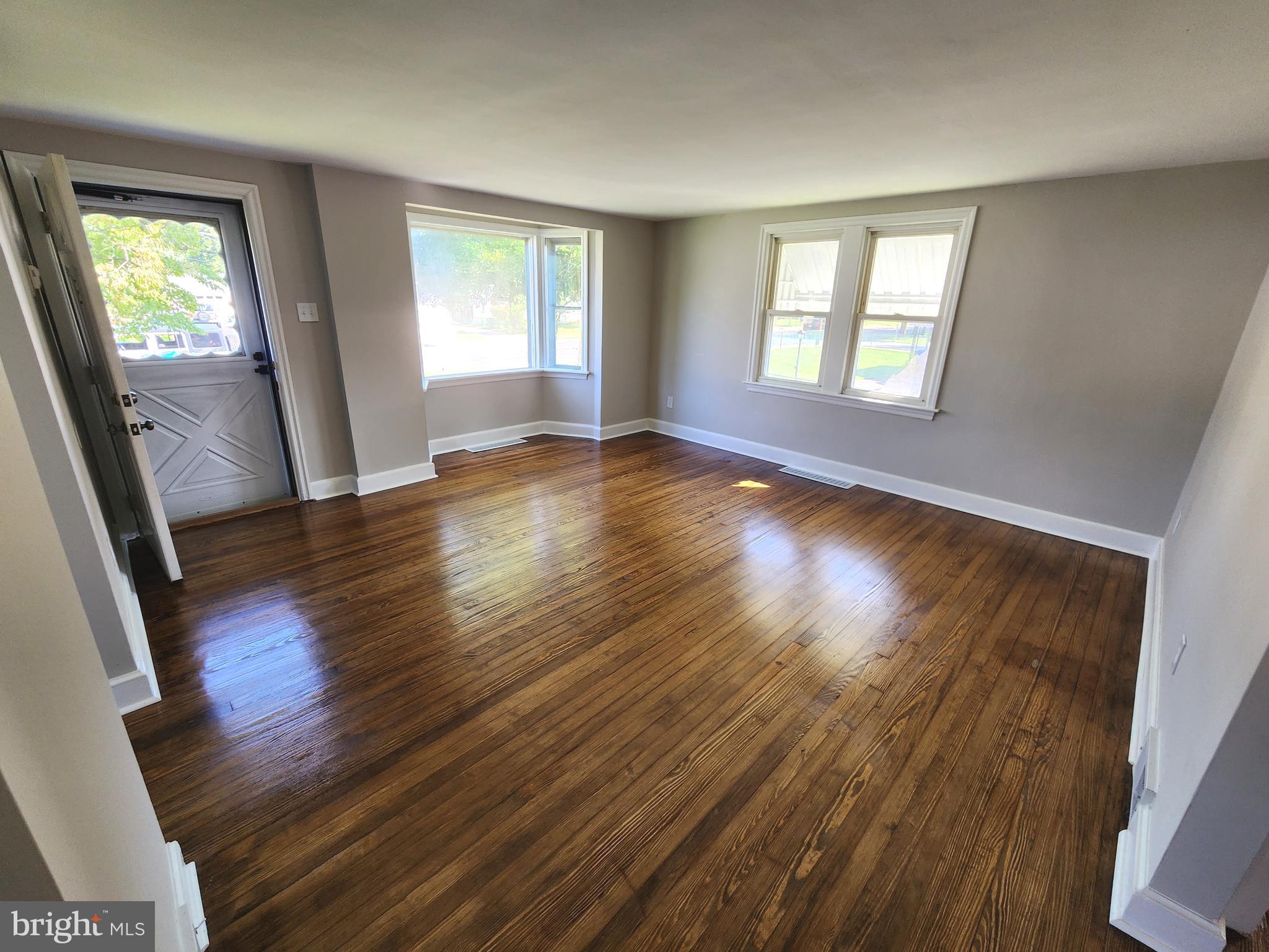 2011 Burlington Avenue Delanco, NJ 08075 - Photo 7 of 34