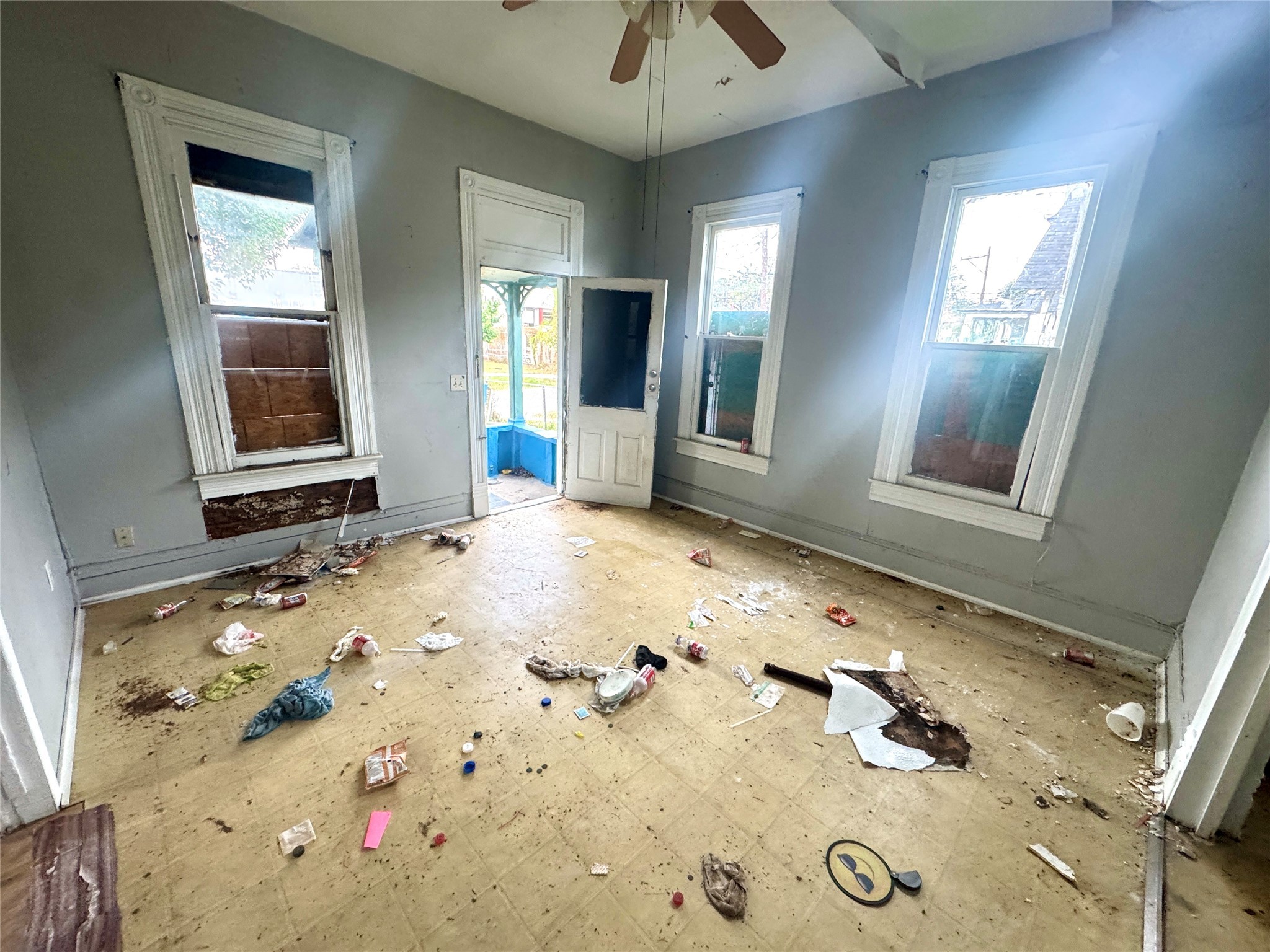 2809 Engelke Street Houston, TX 77003 - Photo 12 of 17 walk in closet with window and mirror