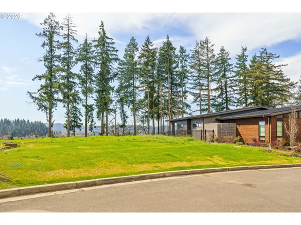 $524,900 | 1238 Stone Forest Court, Eugene, OR 97401