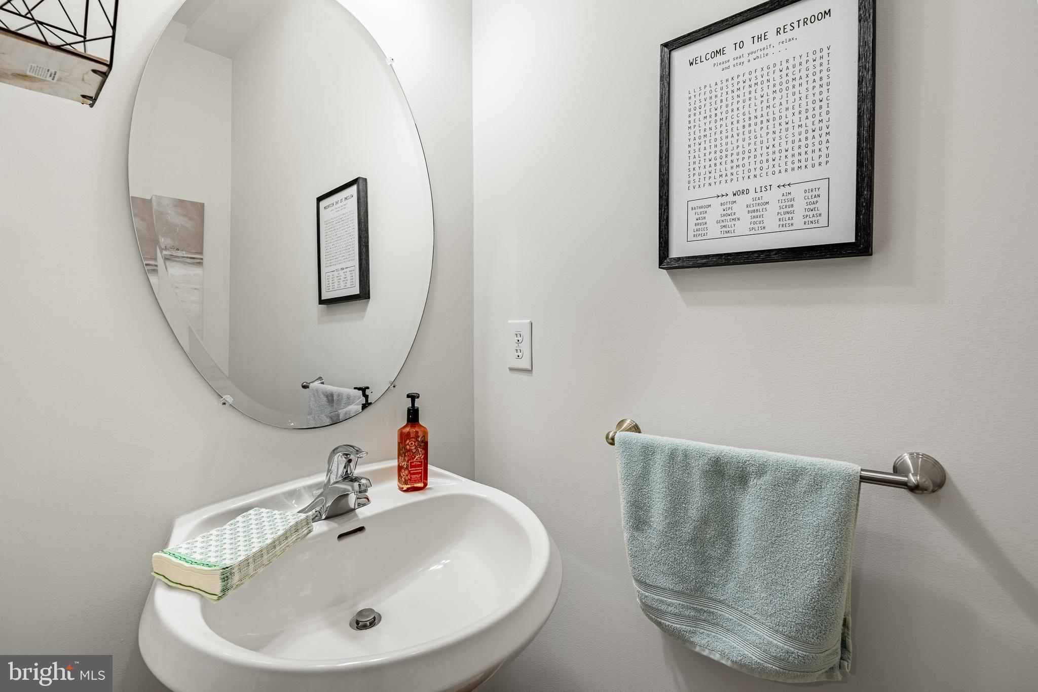 435 Laurel Ridge Path Cochranville, PA 19330 - Photo 20 of 35 Powder room