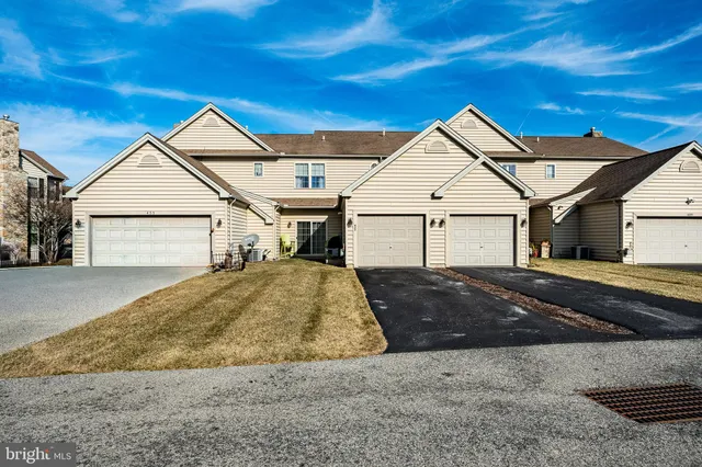 $355,000 | 435 Laurel Ridge Path, Cochranville, PA 19330