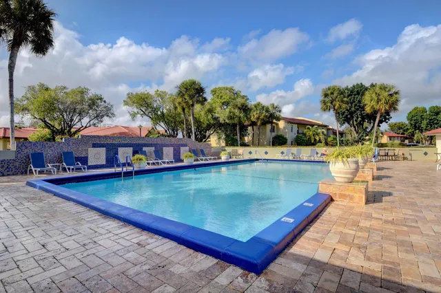 $2,500 | 8536 Casa Del Lago, Unit 49B, Boca Raton, FL 33433