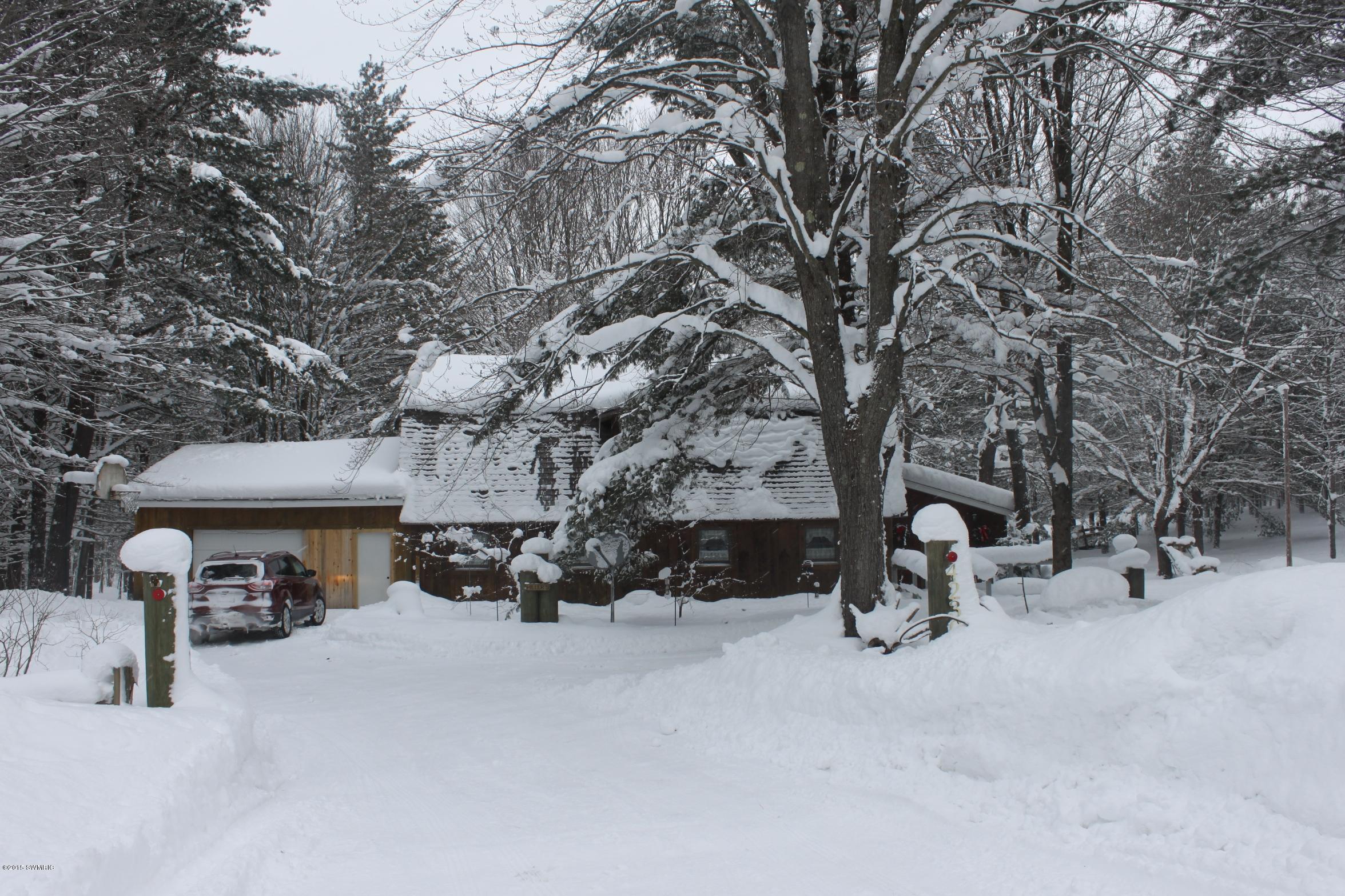 4230 Skocelas Road South Manistee, MI 49660 - Photo 3 of 17 2015-02-19 17