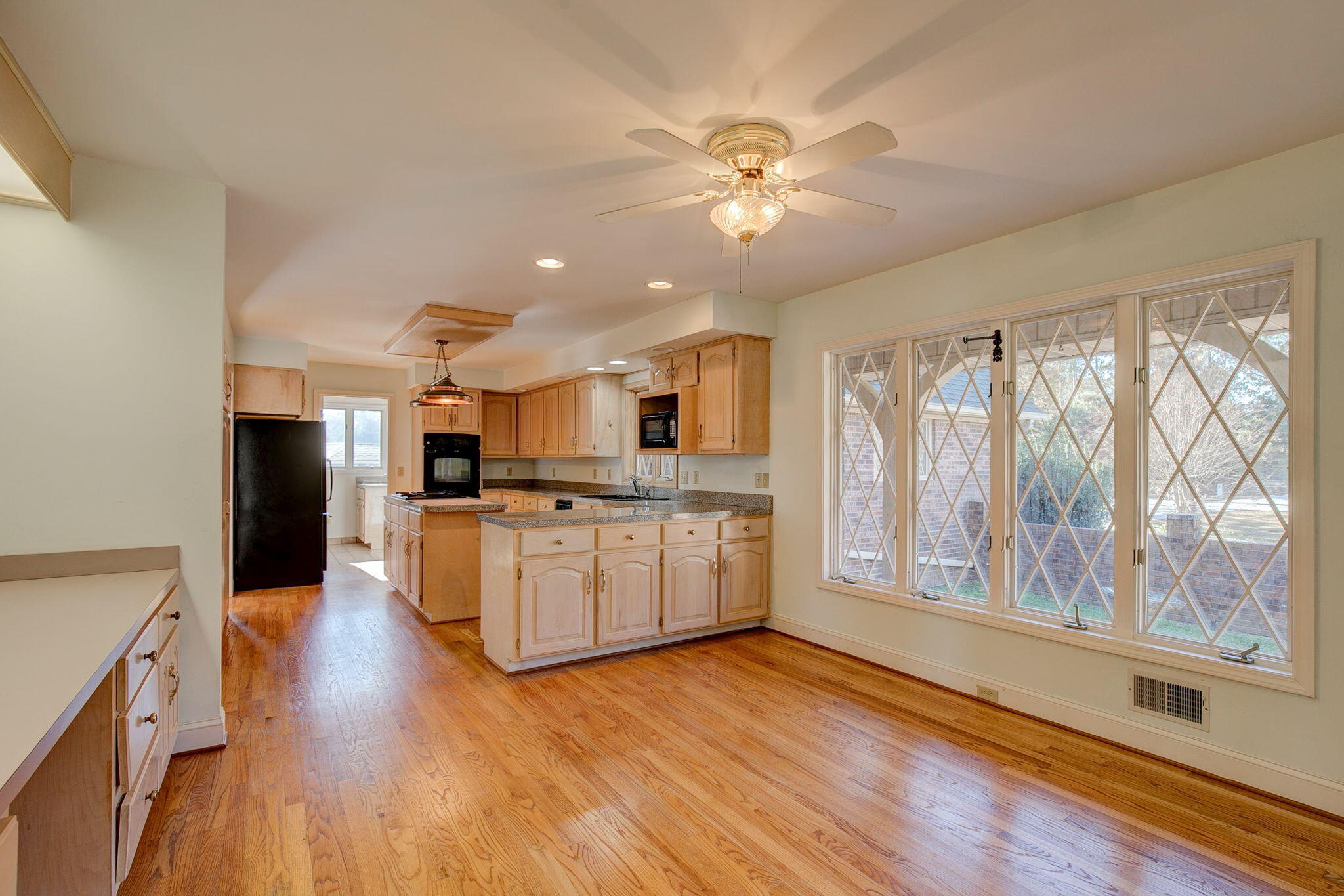 443 Santee Drive Santee, SC 29142 - Photo 12 of 93 11-web-or-mls-443 Santee Dr-205