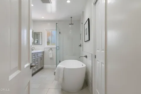 $1,899,000 | 3900 Ferntree Place, Glendale, CA 91214