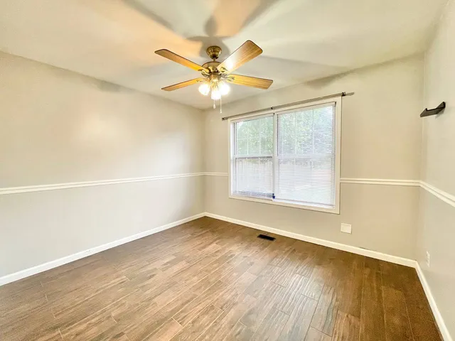 $3,300 | 433 Gloria Lane, Unit 433, Oswego, IL 60543