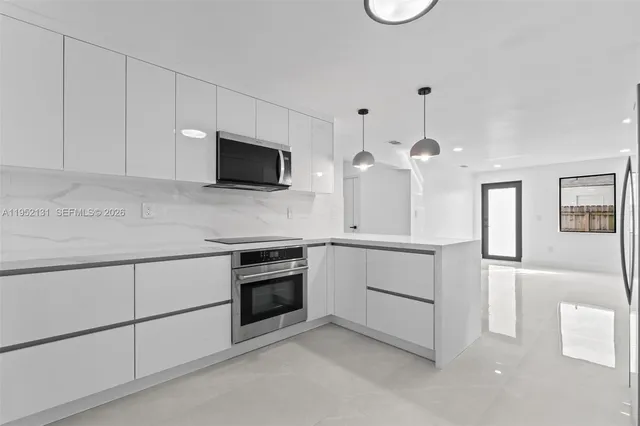 $729,900 | 6950 West 10th Avenue, Hialeah, FL 33014