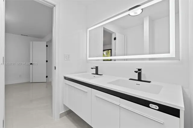 $729,900 | 6950 West 10th Avenue, Hialeah, FL 33014