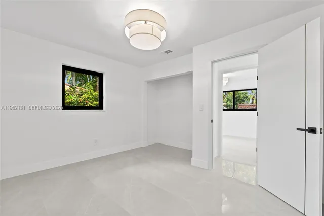 $729,900 | 6950 West 10th Avenue, Hialeah, FL 33014