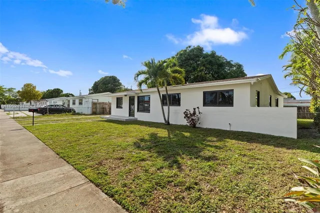 $729,900 | 6950 West 10th Avenue, Hialeah, FL 33014