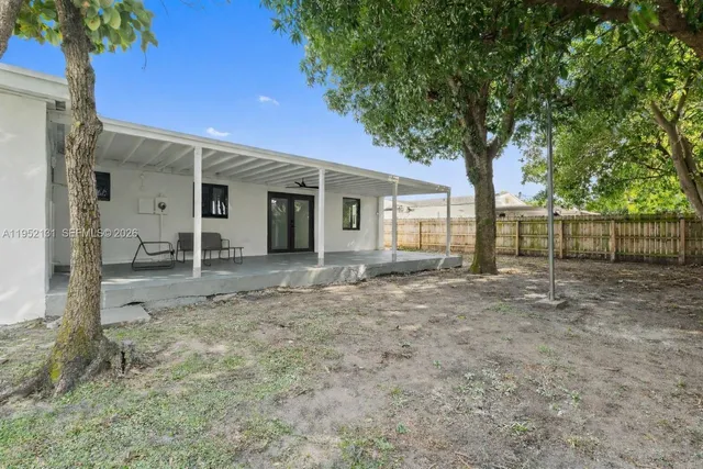 $729,900 | 6950 West 10th Avenue, Hialeah, FL 33014