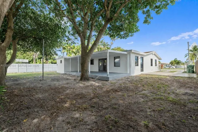 $729,900 | 6950 West 10th Avenue, Hialeah, FL 33014