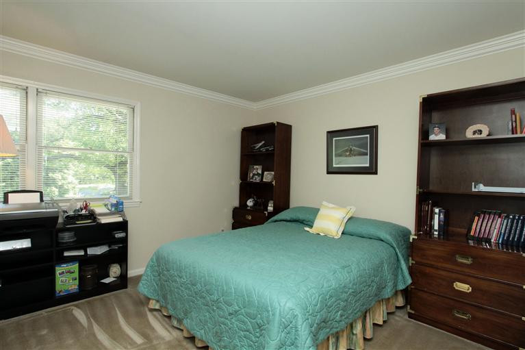 820 Cahaba Road Lexington, KY 40502 - Photo 21 of 31 Another bedroom on the second level.