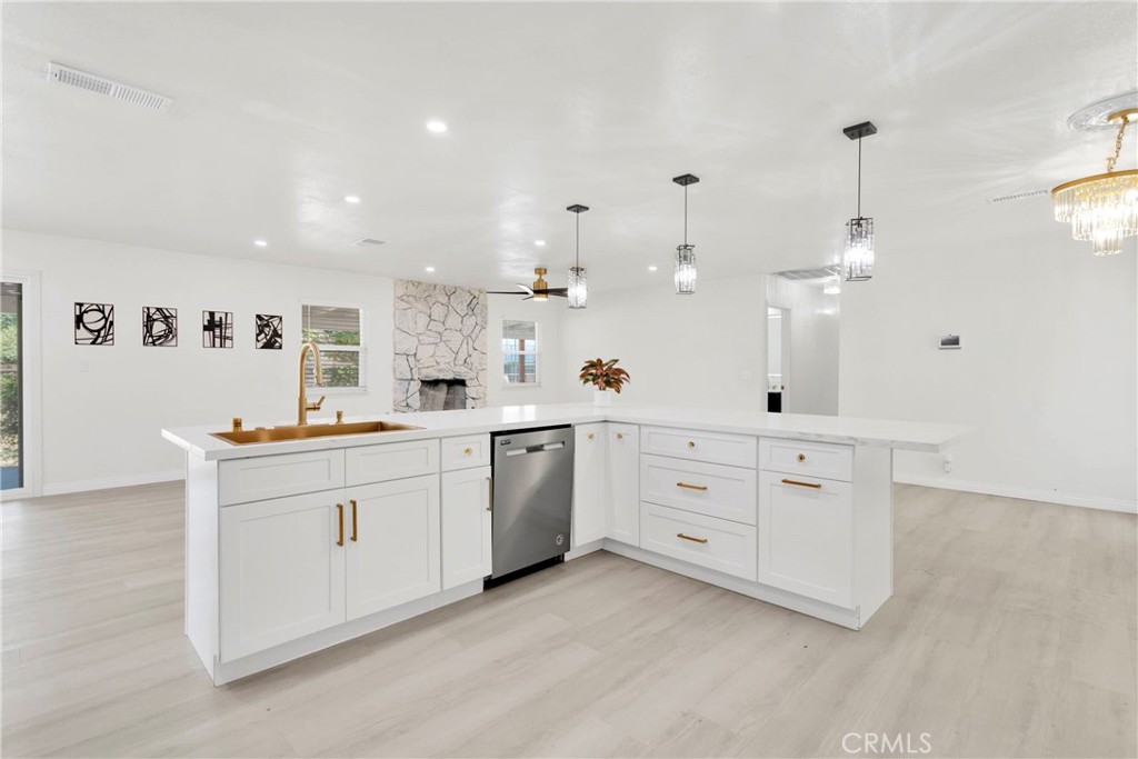 8263 3rd Avenue Hesperia, CA 92345 - Photo 14 of 56