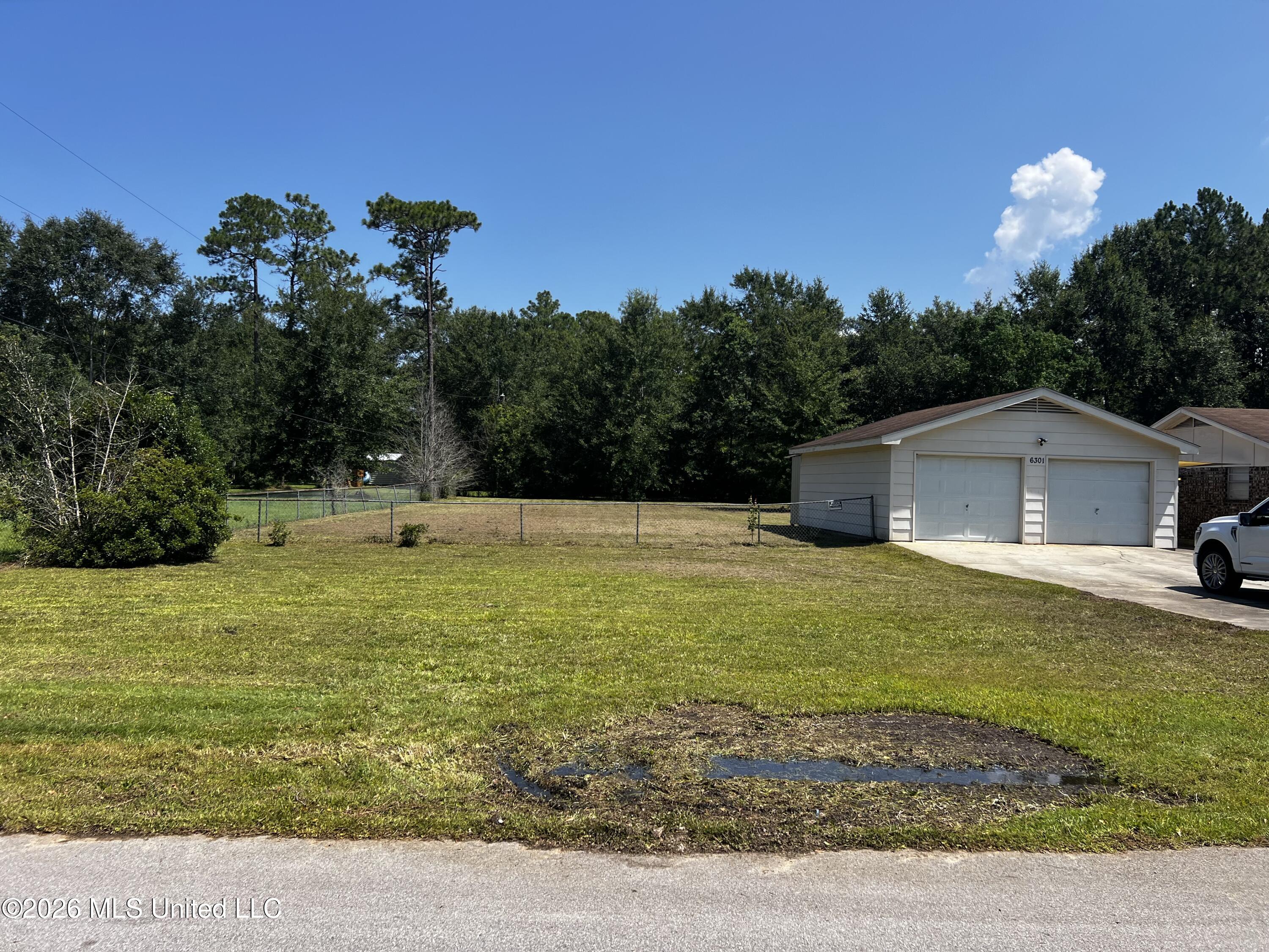6301 Cleo Drive Moss Point, MS 39562 - Photo 37 of 42 IMG_2855