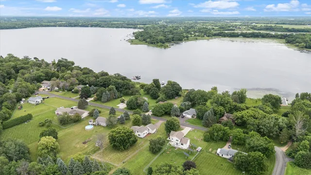 $515,000 | 9408 Jennifer Court, Chisago City, MN 55013