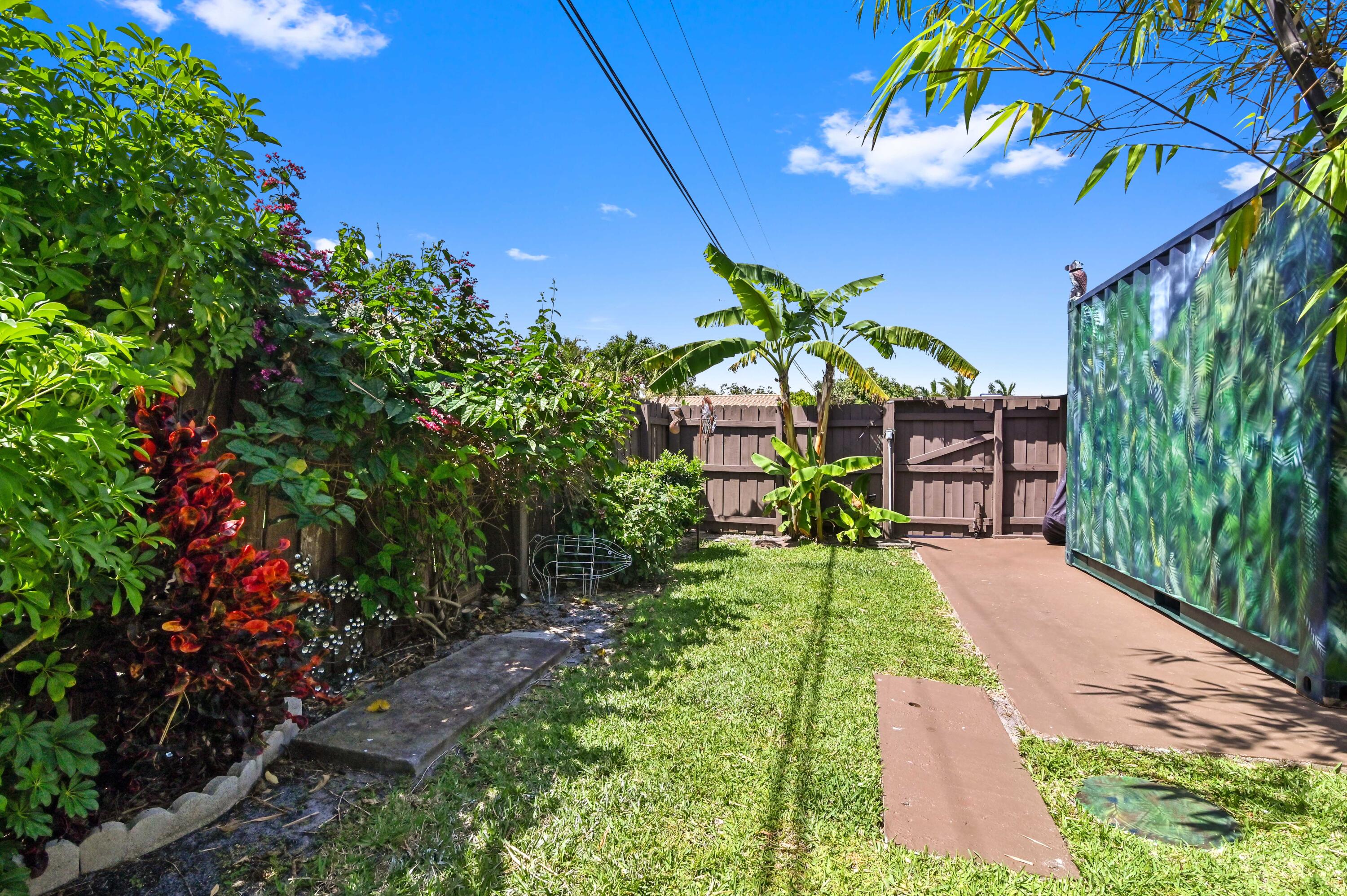 498 Northeast 45th Street Boca Raton, FL 33431 - Photo 34 of 45 37 Backyard 06