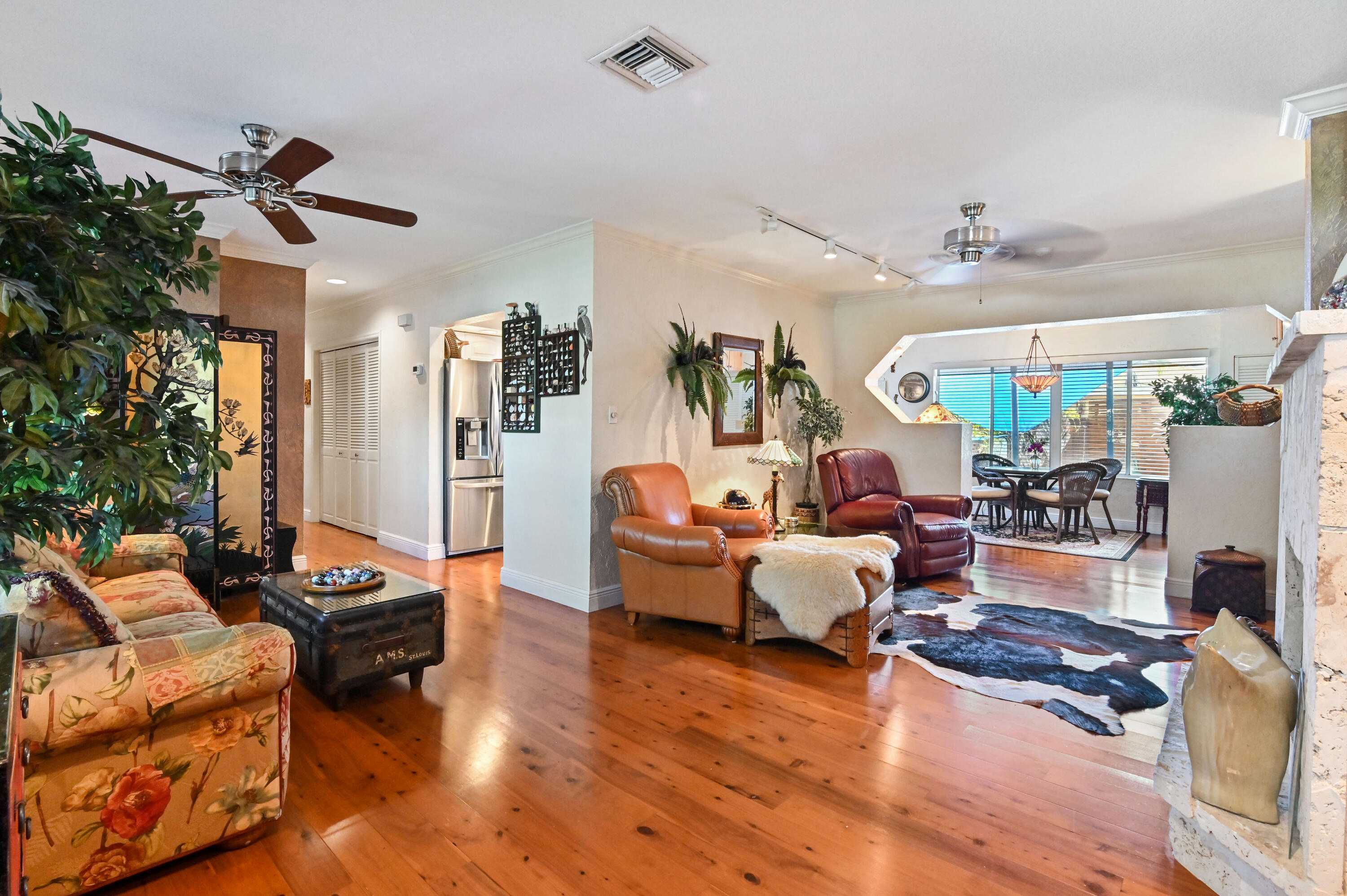498 Northeast 45th Street Boca Raton, FL 33431 - Photo 6 of 45 07 Living room 01