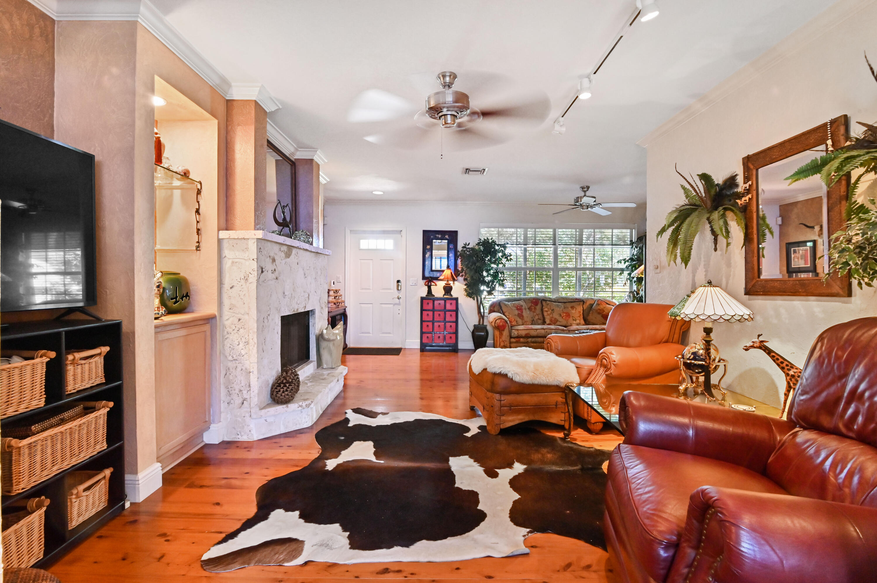 498 Northeast 45th Street Boca Raton, FL 33431 - Photo 10 of 45 11 TV family room 02