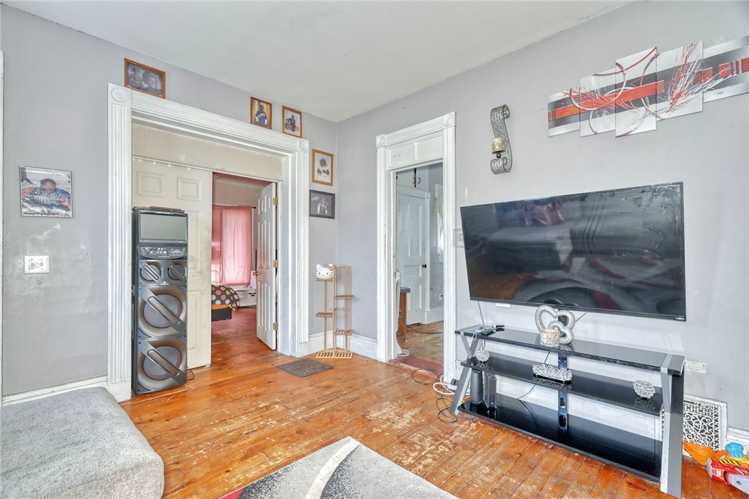 392 Frost Avenue Rochester, NY 14611 - Photo 7 of 17