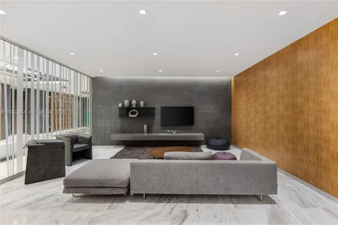 $2,399,000 | 400 Sunny Isles Boulevard, Unit 2008, Sunny Isles Beach, FL 33160