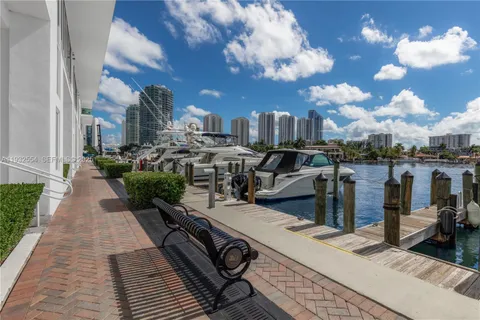 $2,399,000 | 400 Sunny Isles Boulevard, Unit 2008, Sunny Isles Beach, FL 33160