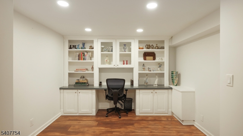 7 Manor Drive Warren, NJ 07059 - Photo 28 of 38